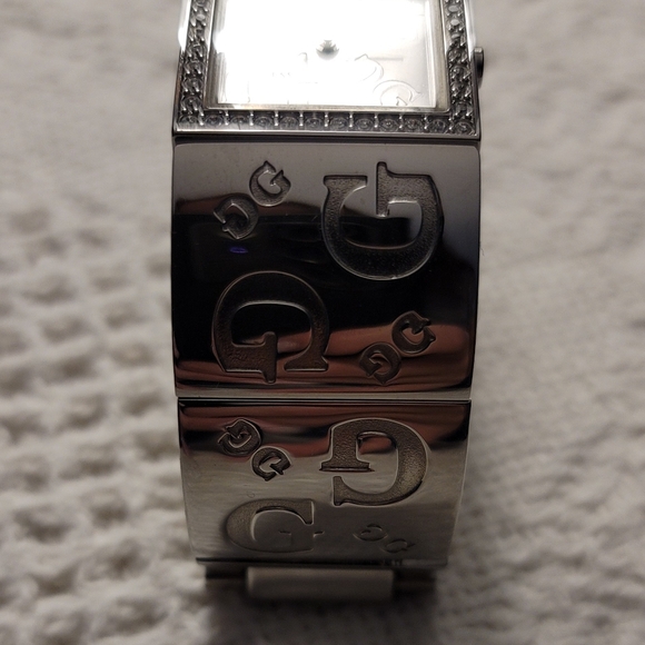 Stunning Guess Watch - Picture 2 of 4